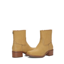 Load image into Gallery viewer, FRYE AND CO WOMEN MIRANDA LOW ZIP BANANA